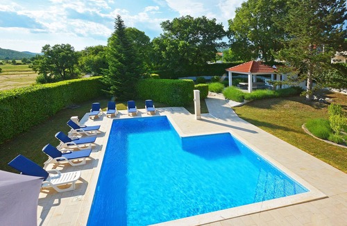 Trilj House | Amazing home in Bisko with private swimming pool, can be inside or outside