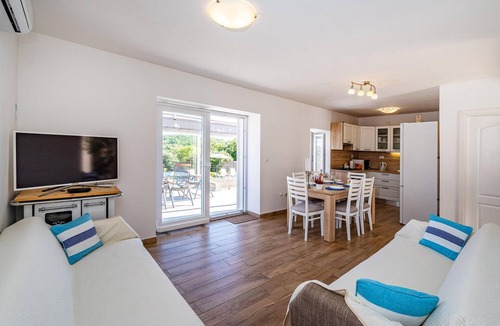 Brbinj House | Amazing home in Brbinj