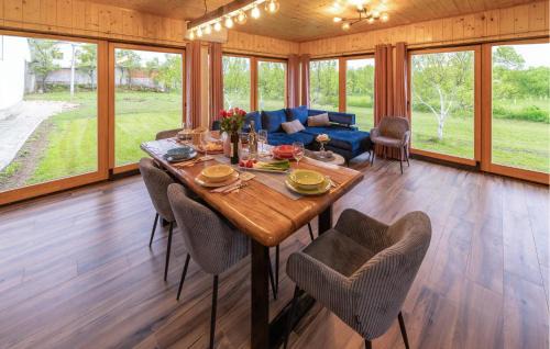 Perusic House | Amazing Home In Bukovac Perusicki With Sauna