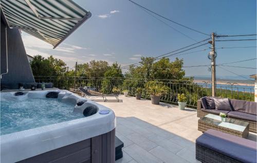 Jadranovo House | Amazing Home In Crikvenica With Sauna