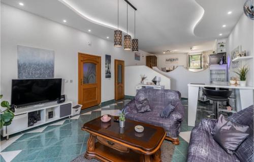 Jadranovo House | Amazing Home In Crikvenica With Sauna