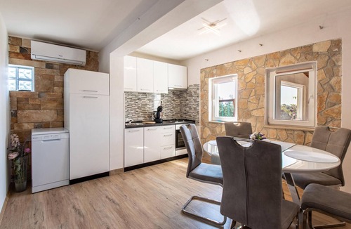 Zemunik Donji House | Amazing home in Donji Zemunik