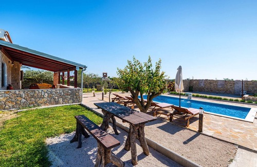 Zemunik Donji House | Amazing home in Donji Zemunik