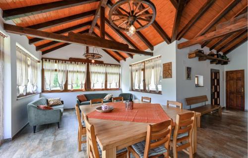 Sveti Kriz Zacretje House | Amazing Home In Donja Pacetina