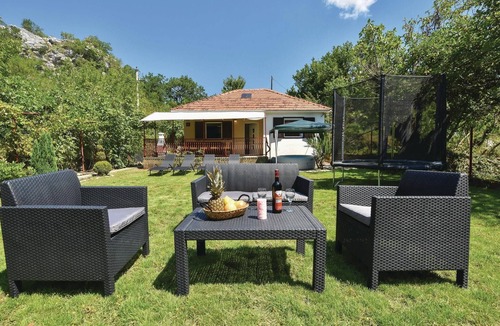 Blato na Cetini House | Amazing home in Blato na Cetini with WiFi