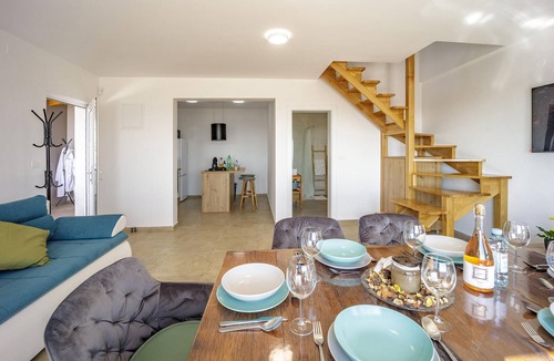 Breznik Plesivicki House | Amazing home in Jastrebarsko with sauna