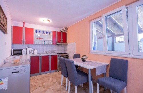Veliko Brdo House | Amazing home in Makarska with WiFi