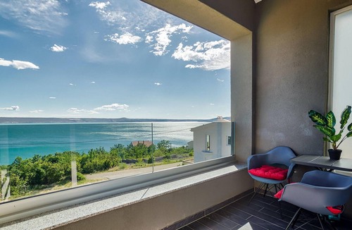 Maslenica House | Amazing home in Maslenica with private swimming pool, can be inside or outside