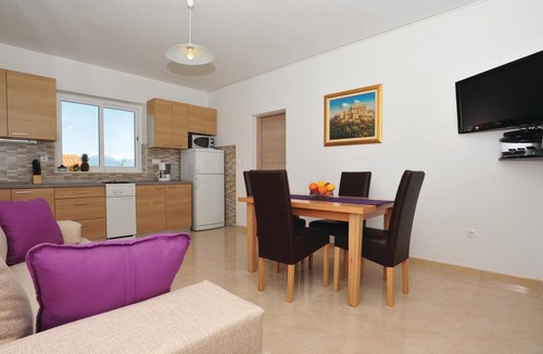 Trogir House | Amazing home in Mastrinka with sauna