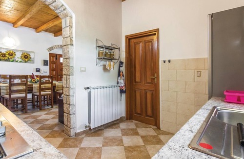 Zminj House | Amazing home in Modrusani