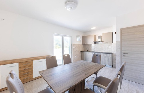 Neoric House | Amazing home in Muc Gornji