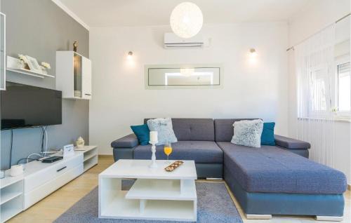 Velim House | Amazing Home In Nadin