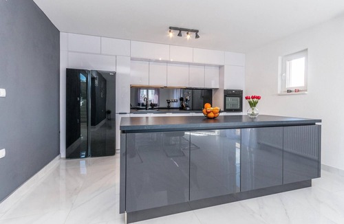 Benkovac House | Amazing home in Perusic Donji