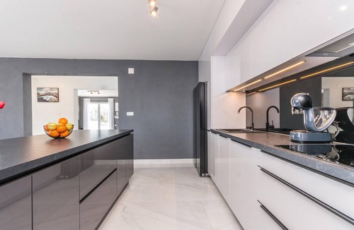 Benkovac House | Amazing home in Perusic Donji