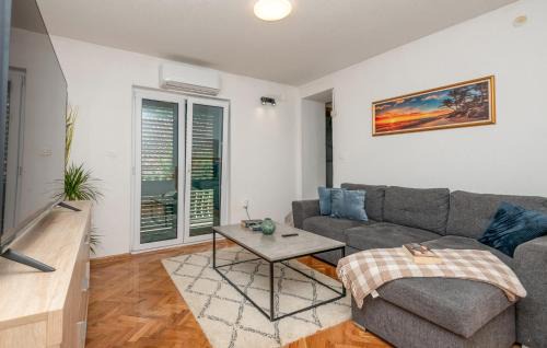 Donji Prolozac House | Amazing Home In Prolozac Donji