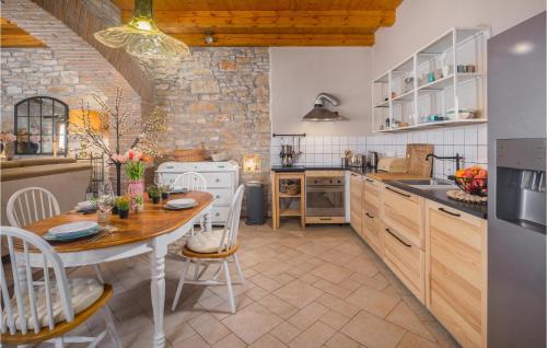 Puntera House | Amazing Home In Puntera With Wifi