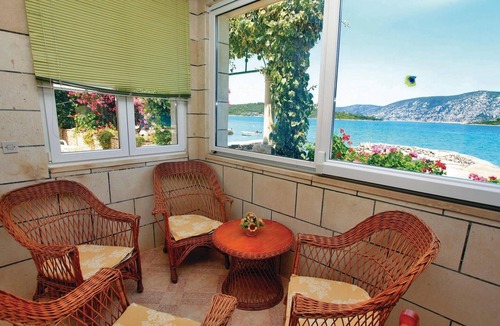 Kneza House | Amazing home in Racisce with WiFi