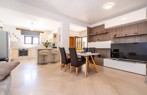 Razanac House | Amazing home in Razanac
