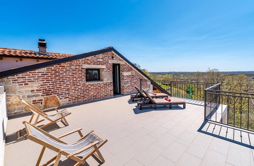 Razanac House | Amazing home in Razanac