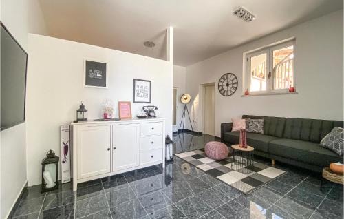 Rukavac House | Amazing Home In Rukavac
