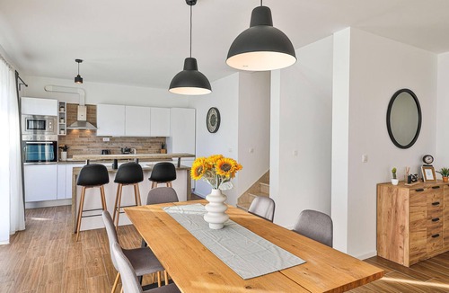 Sevid House | Amazing home in Sevid na moru