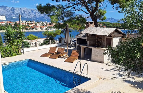 Selca House | Amazing home in Selca with private swimming pool, can be inside or outside