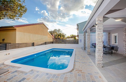 Seline House | Amazing home in Seline