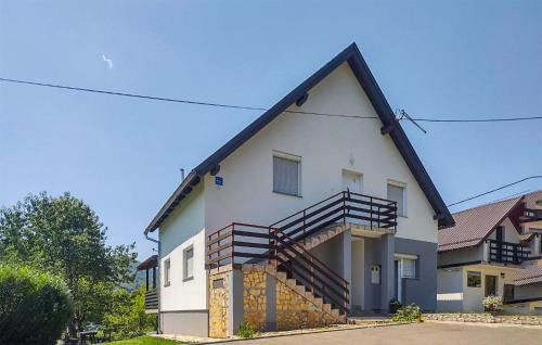 Smoljanac House | Amazing Home In Smoljanac