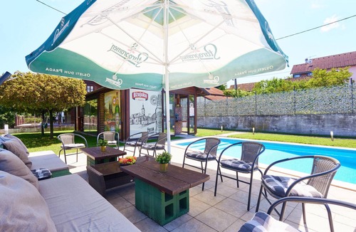 Kupinecki Kraljevec House | Amazing home in Starjak with private swimming pool, can be inside or outside