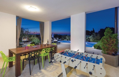 Stinjan House | Amazing home in Stinjan