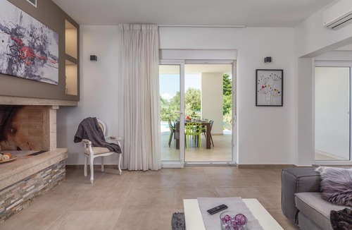 Stinjan House | Amazing home in Stinjan