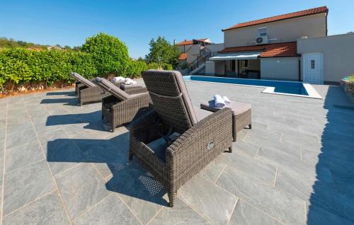 Trilj House | Amazing Home In Ugljane