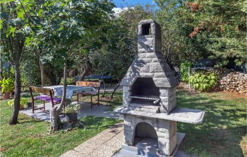 Vinez House | Amazing Home In Vinez