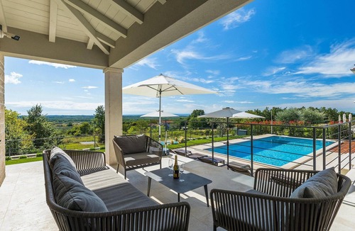 Markovac House | Amazing home in Visnjan