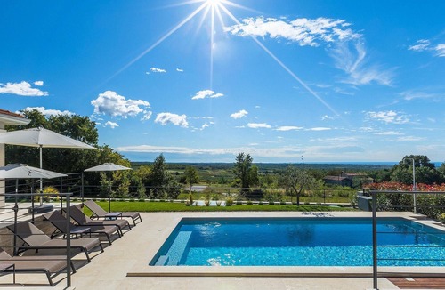 Markovac House | Amazing home in Visnjan