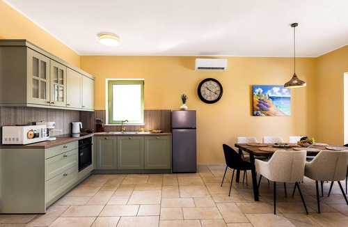 Vrbnik House | Amazing home in Vrbnik with sauna