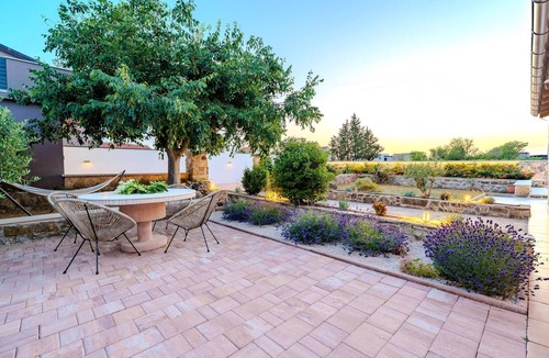 Benkovac House | Amazing home in Zagrad
