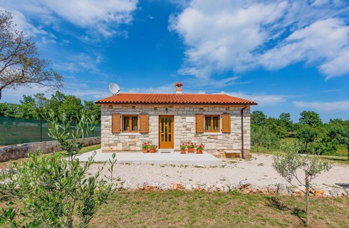 Zminj House | Amazing home in Zminj