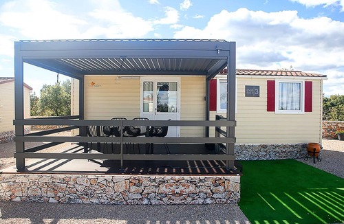 Bristane House | Amazing (sta)caravan in Drnis with WiFi