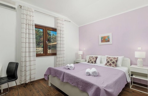Galizana Villa | Amazing Villa Lorraine with a private pool and big garden for enjoyable gateway