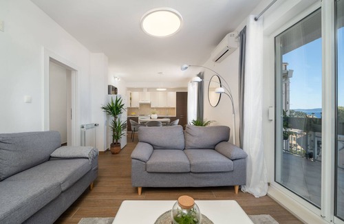 Gorinka Apartment | Ana mit atemberaubendem Meerblick by Interhome