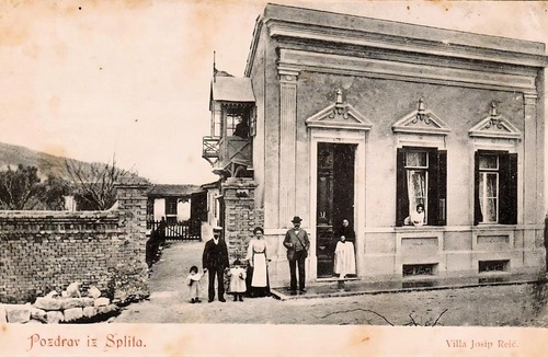 Split Villa | Antique Garden Villa