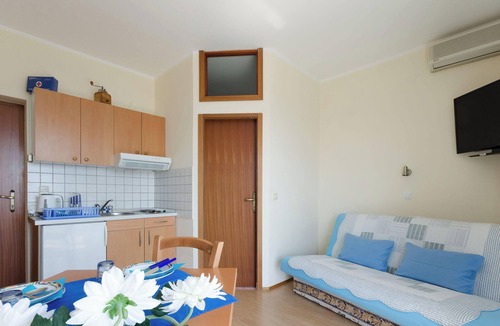 Novi Vinodolski Apartment | Apartments and Room Drazen (86521-A1) - Novi Vinodolski (Crikvenica)