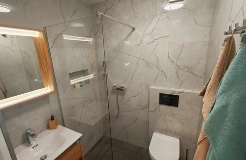 Praprotna Polica Apartment | Apartma Alpine Gateway