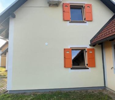 Terme Catez Apartment | APARTMA BUQEZ-HOUSE 79 with Termal Riviera Čatež tickets