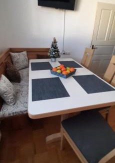 Jesenice Apartment | Apartma Dana-Brinjtesa