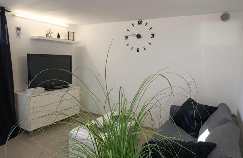 Tisina Apartment | Apartma Jamna I Self-Check-In I Free Coffee & Tee