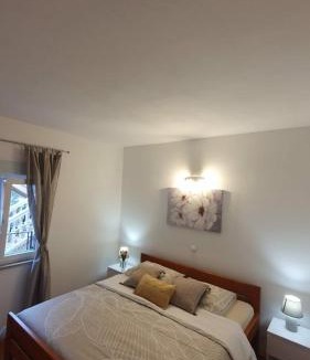 Pirovac Apartment | Apartman Ena terasa&parking