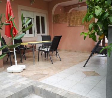 Kastel Stafilic Apartment | Apartman Laura