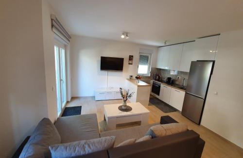 Dugis Apartment | Apartman Lea Makarska